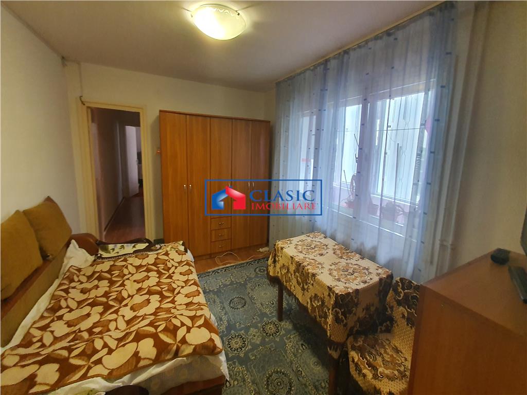 Vanzare apartament 3 camere, semidecomadat, zona Hermes, Cluj-Napoca