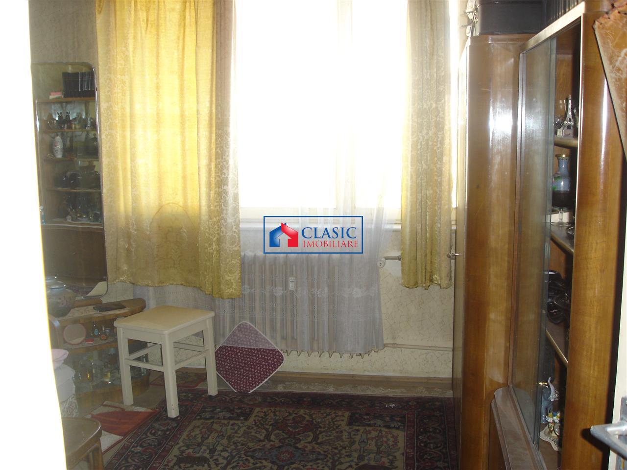 Vanzare Apartament 2 camere in Grigorescu langa strada Macului