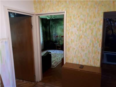 Vanzare apartament 3 camere decomandate in Manastur  Mehedinti