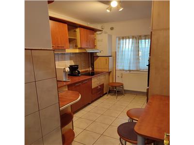 Inchiriere apartament 3 camere decomandate in Marasti  benzinaria MOL, Cluj Napoca