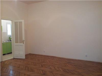 Vanzare apartament 3 camere Ultracentral locatie de exceptie, Cluj Napoca