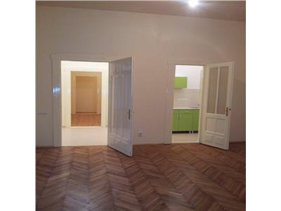 Vanzare apartament 3 camere Ultracentral locatie de exceptie, Cluj-Napoca