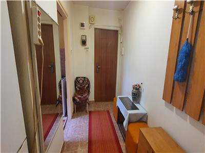 Vanzare apartament 3 camere, semidecomadat, zona Hermes, Cluj Napoca