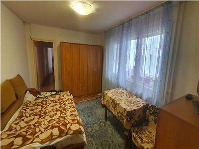 Vanzare apartament 3 camere, semidecomadat, zona Hermes, Cluj-Napoca