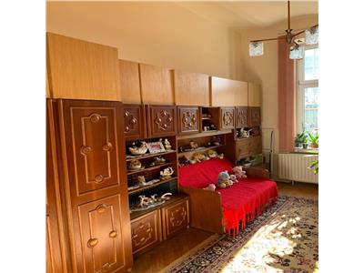 Vanzare apartament 2 camere decomandat, garaj zona Centru Tribunalul Cluj Napoca