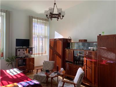 Vanzare apartament 2 camere decomandat, garaj zona Centru Tribunalul Cluj Napoca