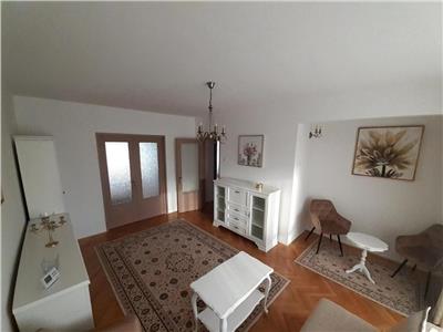 Inchiriere apartament 3 camere decomandate in Andrei Muresanu- zona Piata Engels, Cluj Napoca