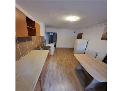 Inchiriere apartament 3 camere decomandate in Gheorgheni  zona Piata Cipariu