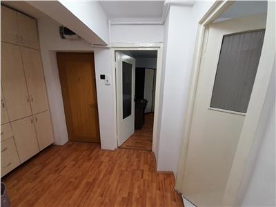 Inchiriere apartament 3 camere decomandat zona Piata Zorilor UMF, Cluj Napoca
