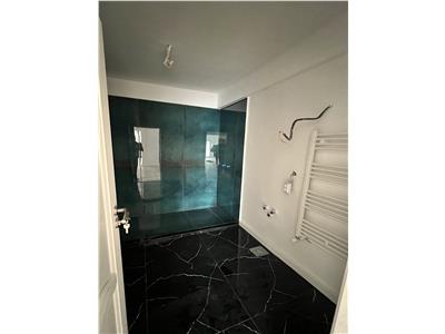 Vanzare apartament 4 camere bloc nou in Dambul Rotund  zona Mega Image
