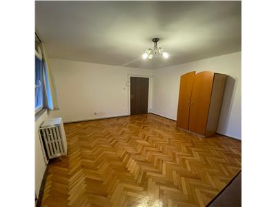 Vanzare apartament 4 camere decomandat Manastur zona BIG, Cluj Napoca