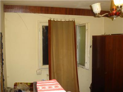 Vanzare Apartament 3 camere pret si zona buna in Manastur, Cluj Napoca
