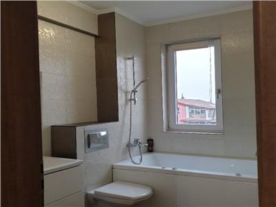 Inchiriere apartament 2 camere decomandate in bloc nou zona Piata Marasti