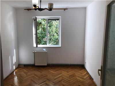 Inchiriere apartament 4 camere decomandate in Grigorescu  zona Profi