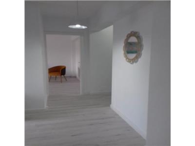 Inchiriere Apartament 3 camere modern zona Centrala Piata Cipariu