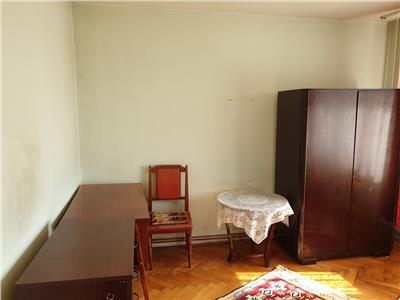 Apartament 2 camere decomandat in Manastur, strada Primaverii, pe Sud