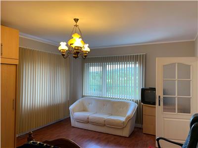 Inchiriere apartament 3 camere modern cu gradina in vila, in Buna Ziua