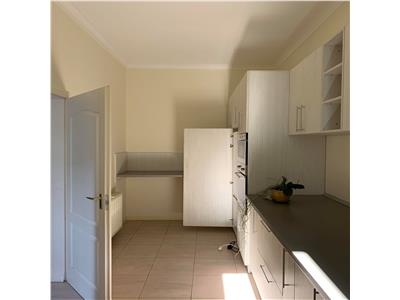 Inchiriere apartament 3 camere cu 200 mp de gradina in Andrei Muresanu
